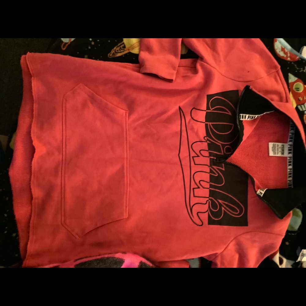 V.s pink quarter zip 💅🏻